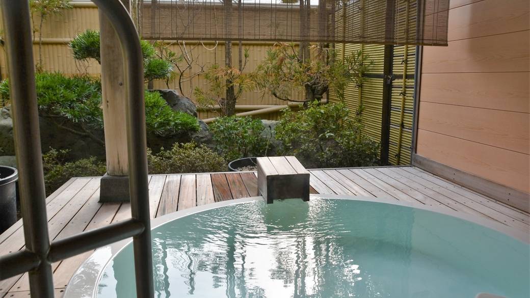 露天風呂付客室（一例） / 2