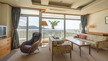 客室内のダイニングエリア / 7