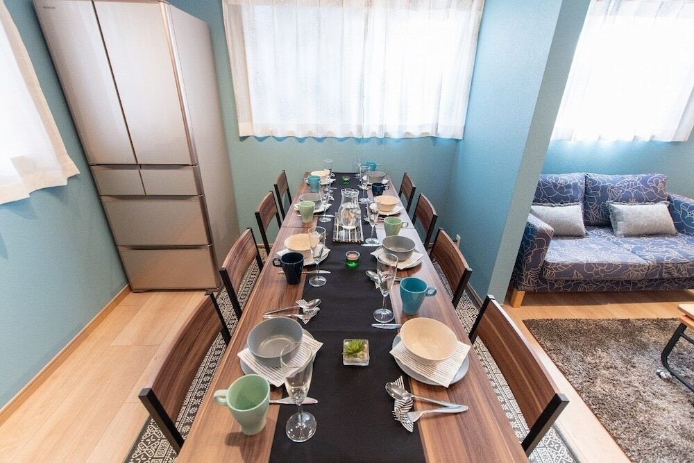 客室内のダイニングエリア