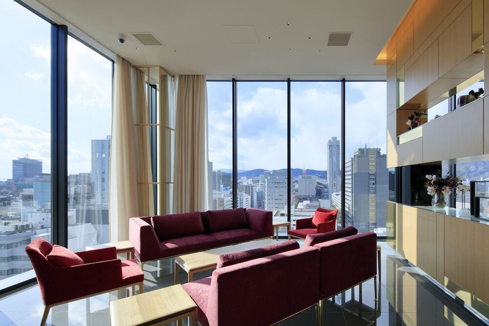 ロビーラウンジ