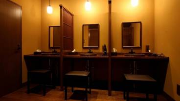 Aesthetic Lounge / 17