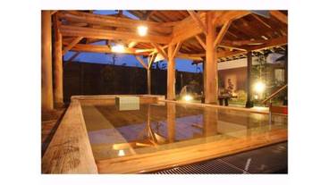 屋外スパ浴槽 / 1