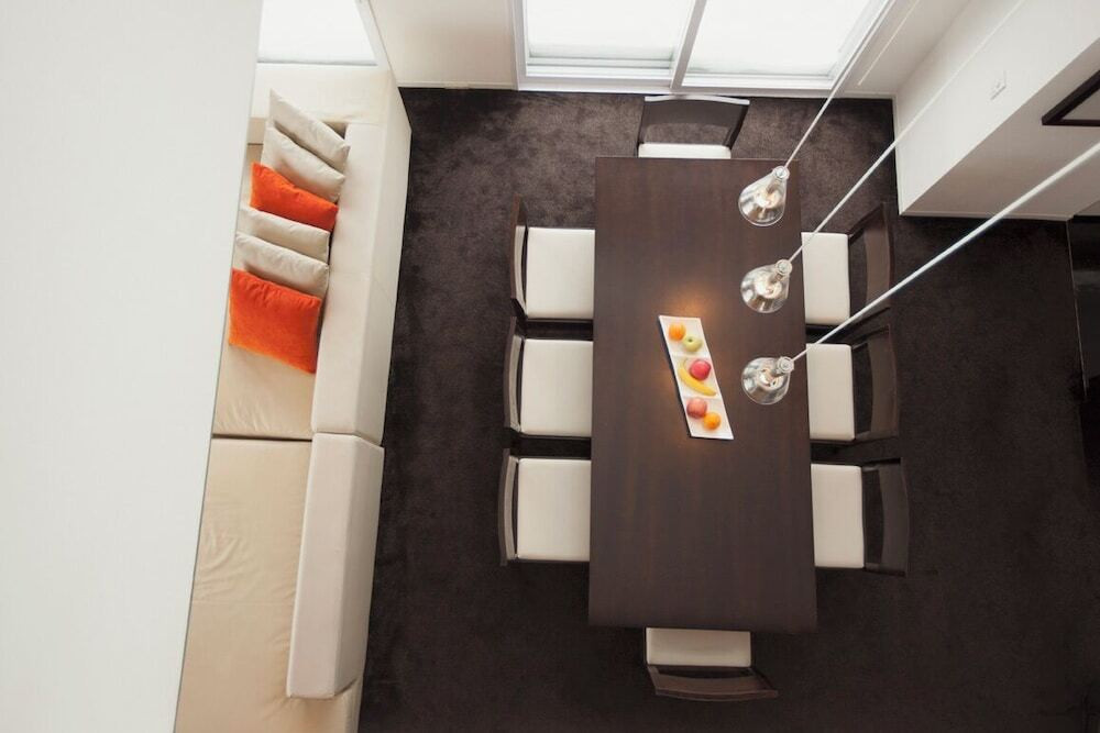 客室内のダイニングエリア