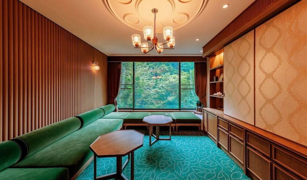 ラグジュアリーコーナースイート / 1