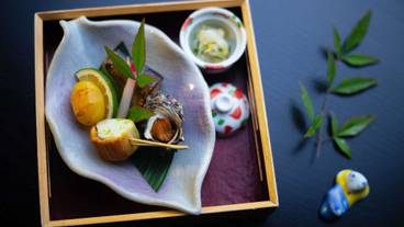 旅館のお食事処 / 12