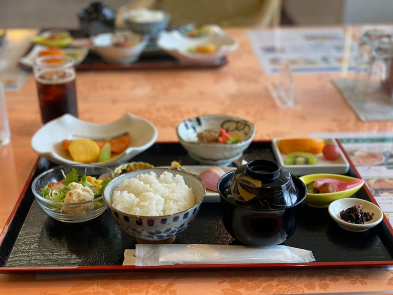 朝食膳一例