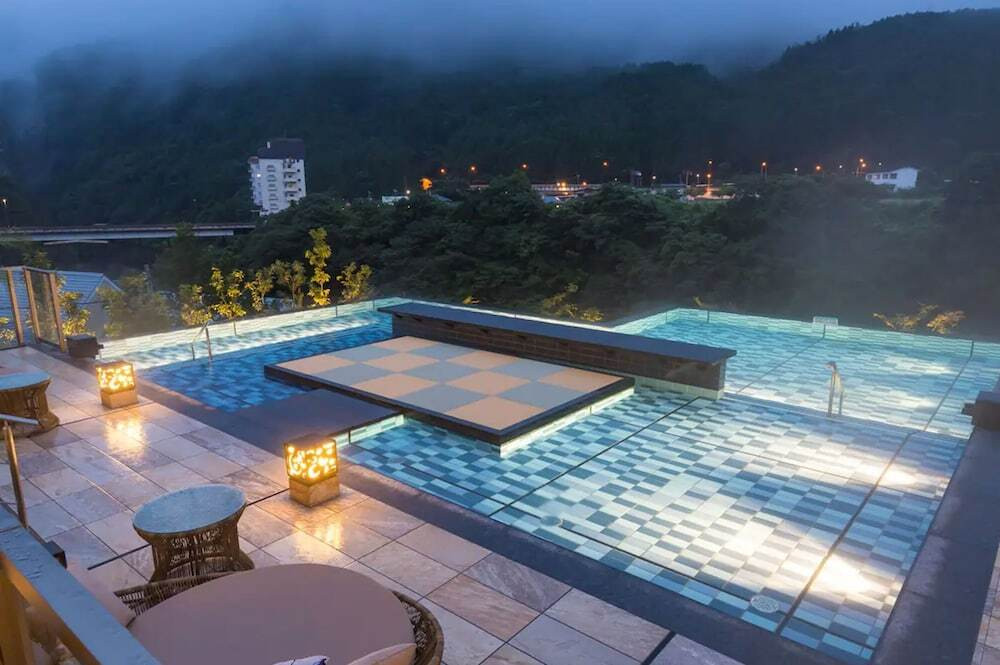 3つの巨大温泉施設で温泉三昧♪4229851