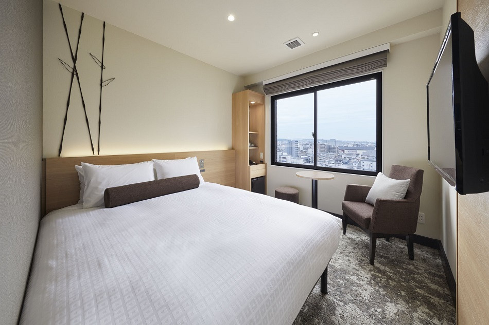 スマート・クイーンルーム　ベッドルーム