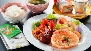 食事・飲み物 / 11