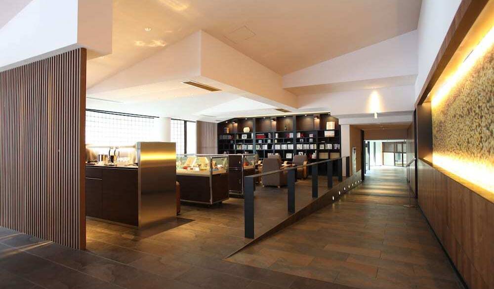 入り口からおしのび感
周囲に溶け込む入口 / 2