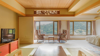 【新館】和洋室（和室10～12畳+ベッド2台）　 禁煙