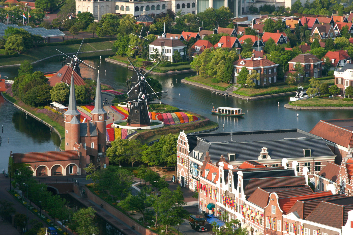 翌朝は、爽やかな朝日を浴びながら散策2022292