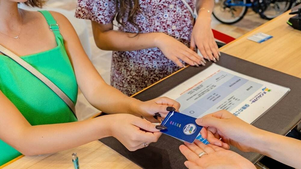 チェックイン / チェックアウト キオスク