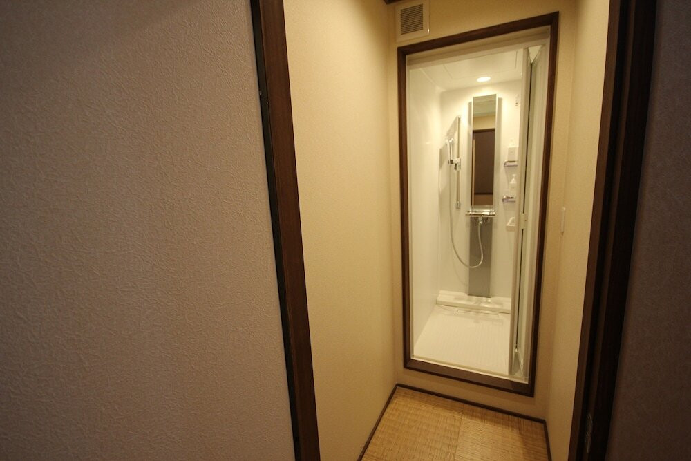 バスルームのシャワー