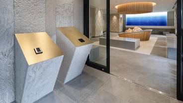 内部エントランス / 2