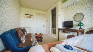 デザイン ルーム ダブルベッド 1 台 パーシャルシービュー