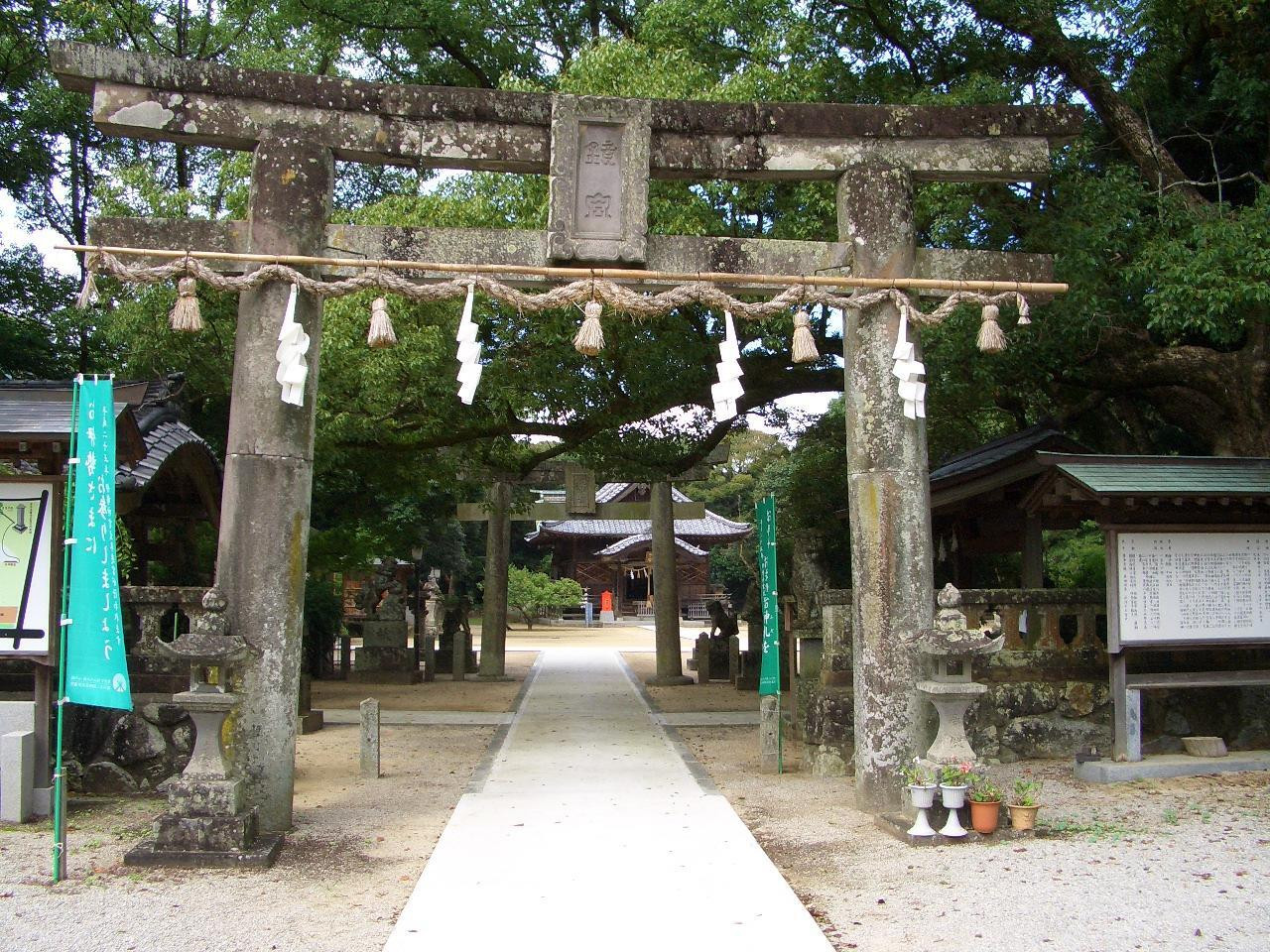 鏡山には神社が二社、鎮座しています！2990827