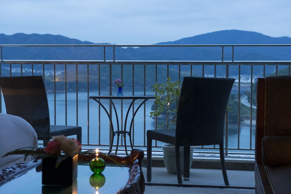 プライベートビーチはカップルの散策にぴったり3908458