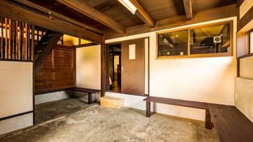 施設の入り口 / 8