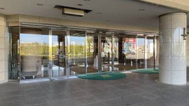 施設の入り口 / 18