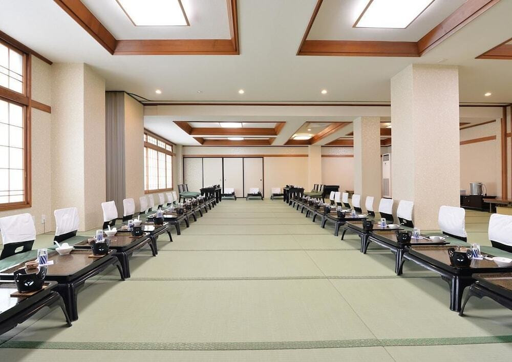 旅館のお食事処