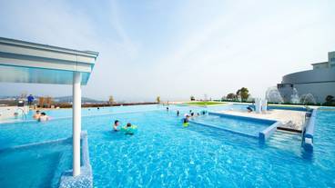 水着で遊べる屋外温泉施設 / 6