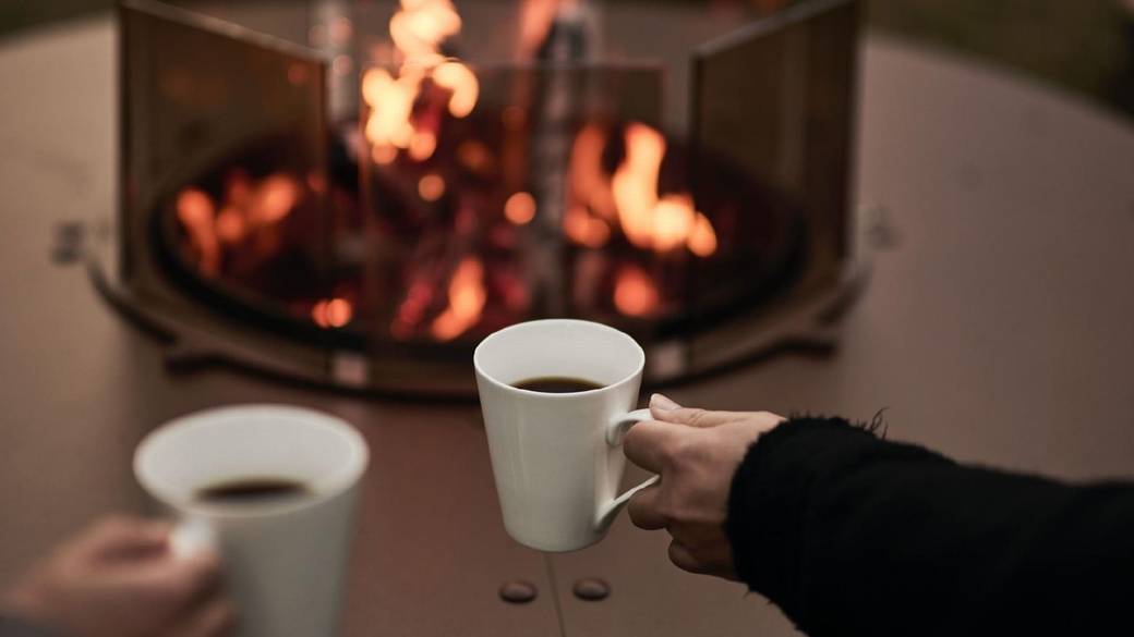 火を見つめて癒される
アウトドアラウンジ / 4