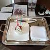 誕生日のケーキが届けられました…左上はウェルカムスイーツ