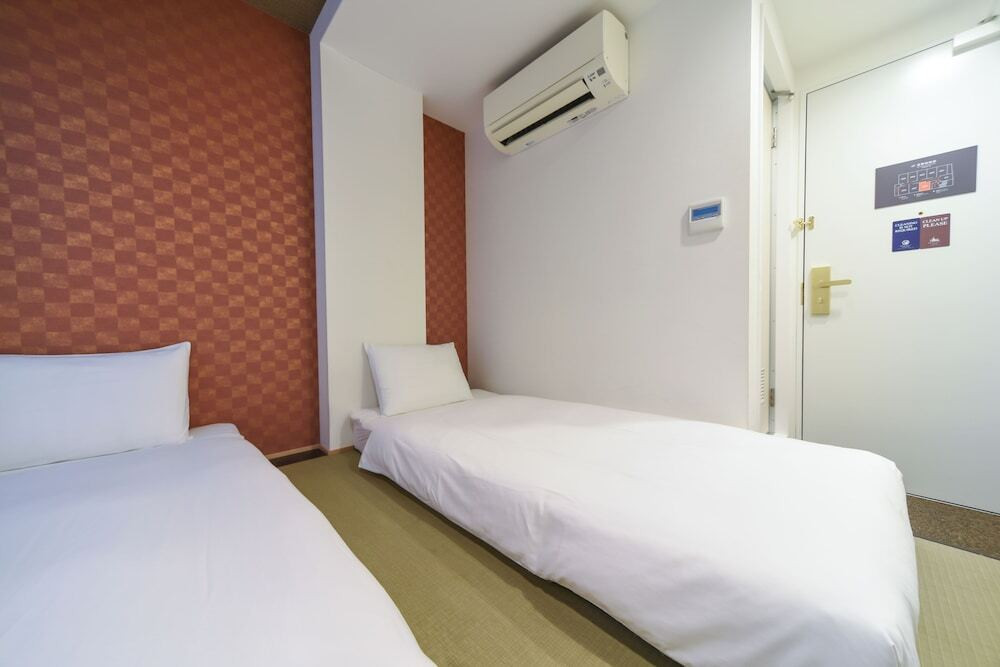 客室内のダイニングエリア