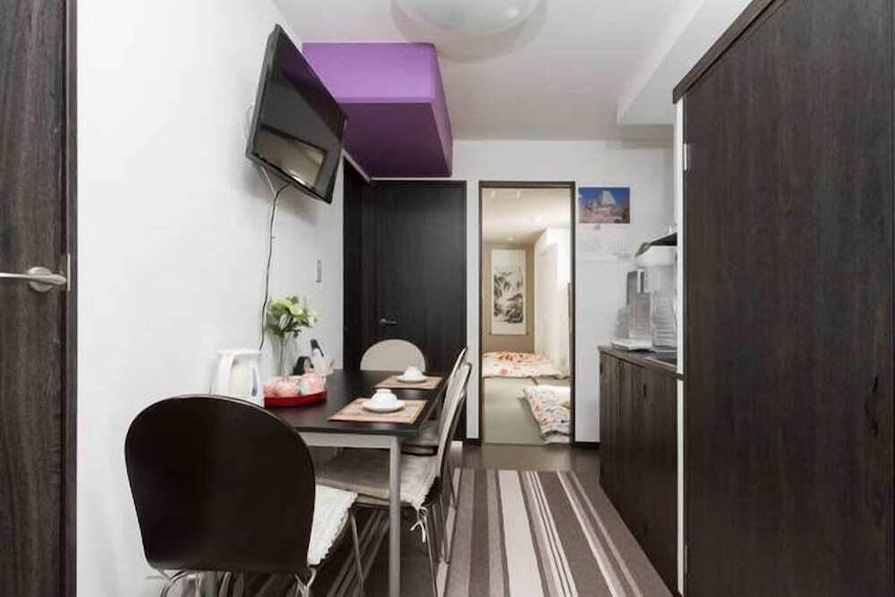 客室内のダイニングエリア