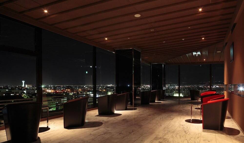 スカイラウンジ / 1