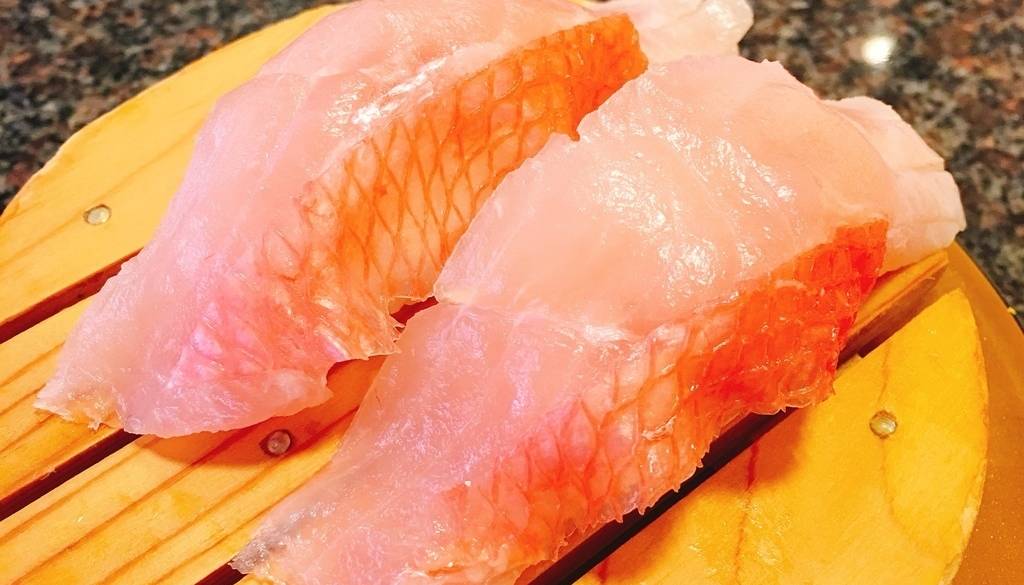地魚を気軽に味わえる
「回転寿司花まる」へ / 1