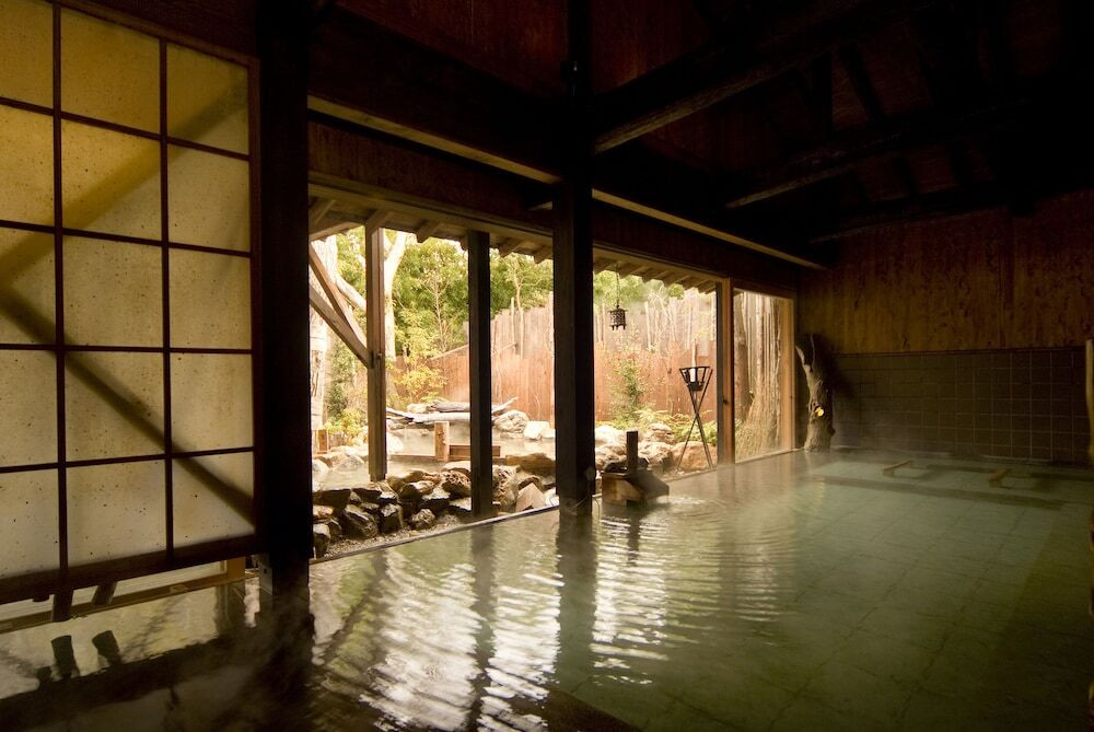 かけ流しに炭酸泉に岩盤浴…館内で湯巡りを楽しもう4262127