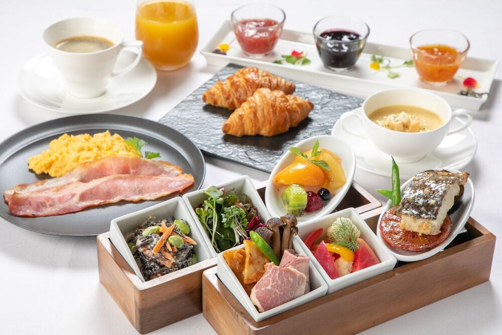 朝食