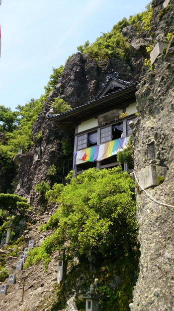 断崖絶壁に建つ寺院にドキドキ3677650