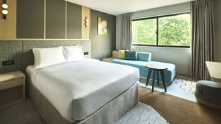 スタンダード ルーム クイーンベッド 1 台 (Forest View)