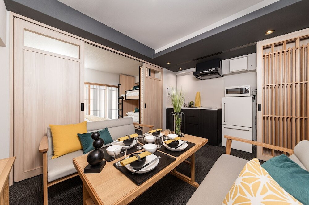 客室内のダイニングエリア