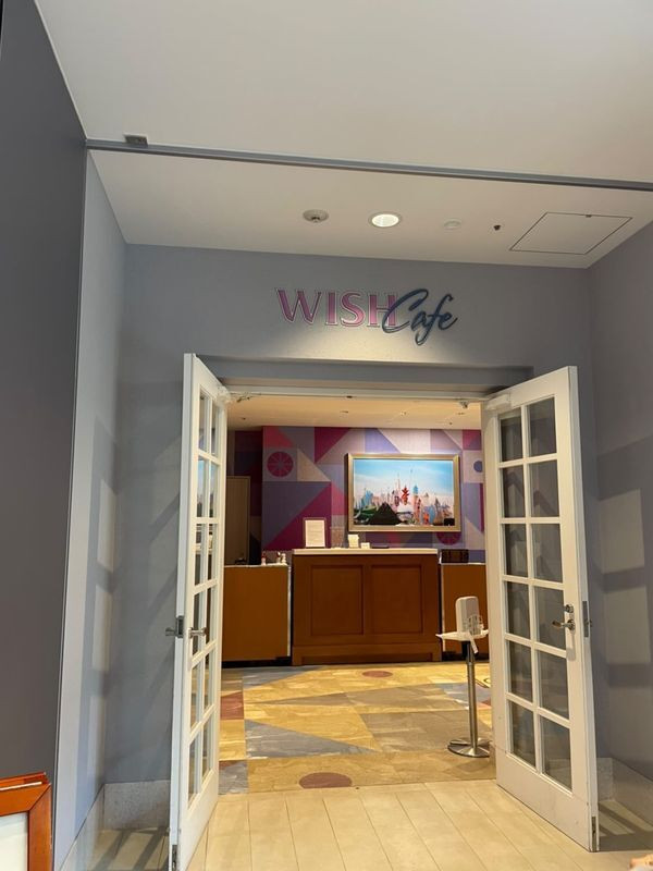 「ウィッシュ・カフェ」の入り口 / 4