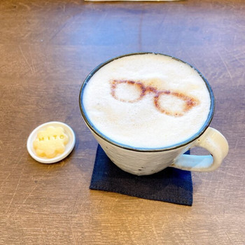 「サングラスとカフェ mito」 ドリンク 122681907 カフェラテ