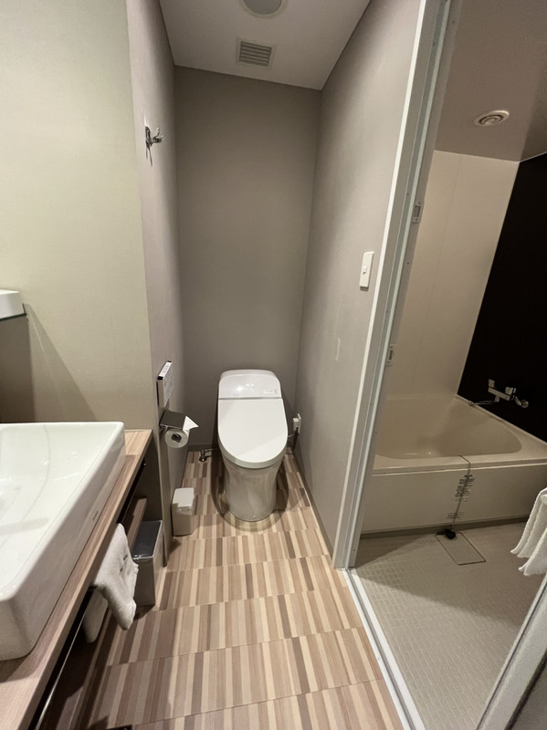 トイレとバスは別