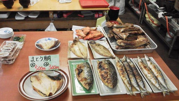 「魚菜小売市場」 料理 31036357 見て選ぶ（レジ横でデシャップ台みたいな場所）