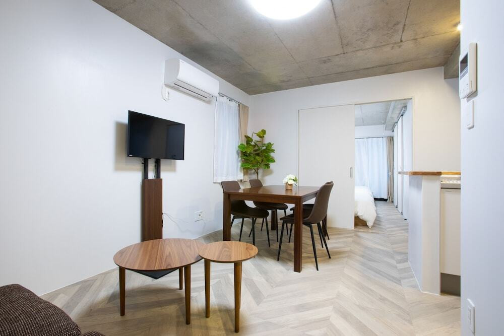 客室内のダイニングエリア