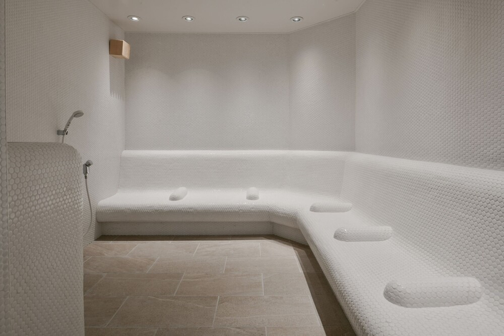 プールから見える北谷の夕日にうっとり♡約100種類の朝食ビュッフェも3360276