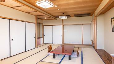 客室 / 7