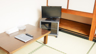 和室17畳・バストイレ共用　喫煙可能