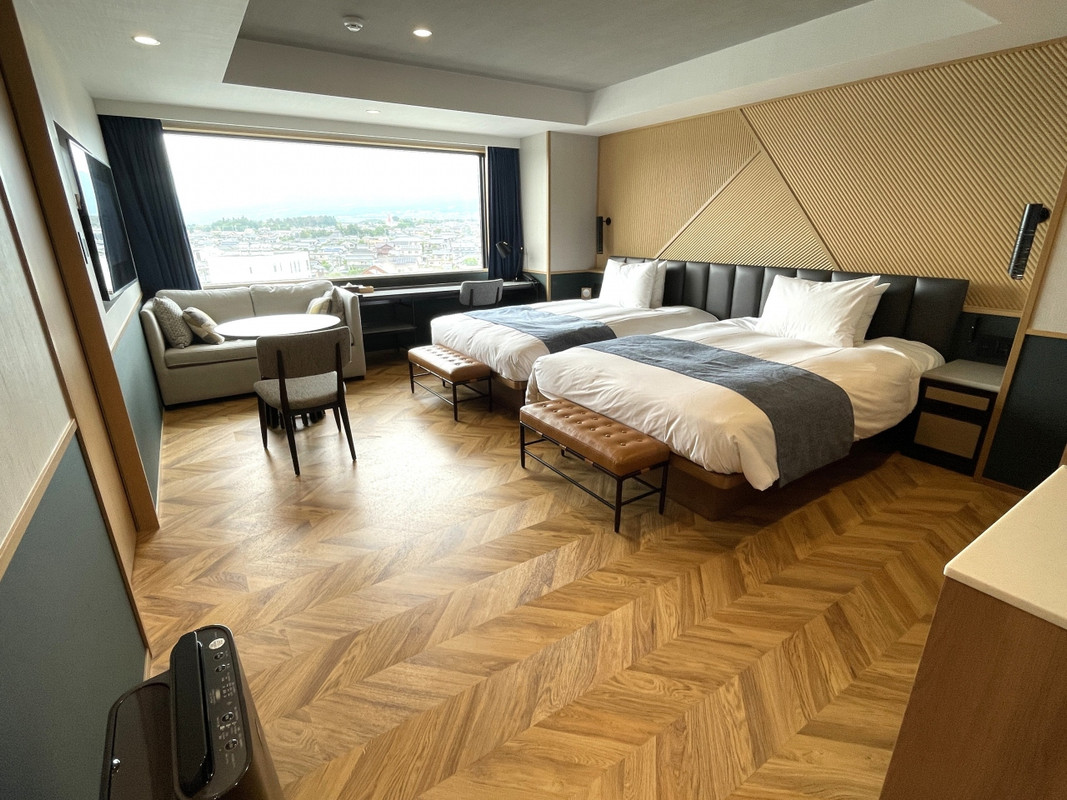 キャリーケースも余裕で広げられる