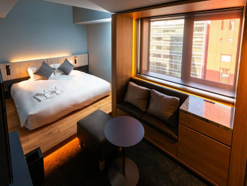 感性を刺激するアートな空間へプチトリップ4280489