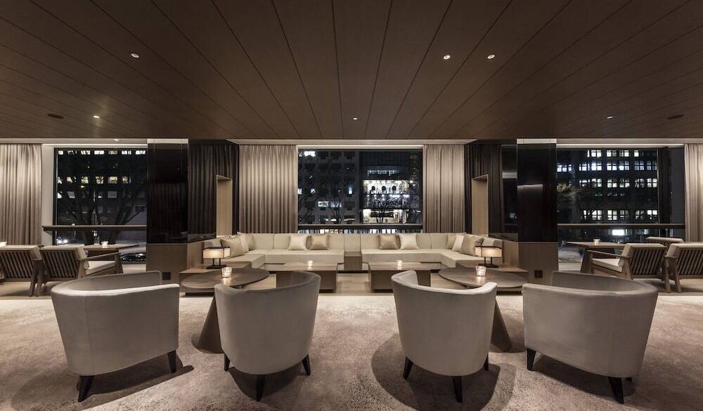 アイコニックラウンジ／夜 / 1