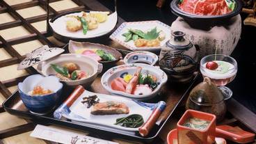 旅館のお食事処 / 15