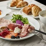 ヘルシーで種類豊富な
和洋ビュッフェの朝食 / 2